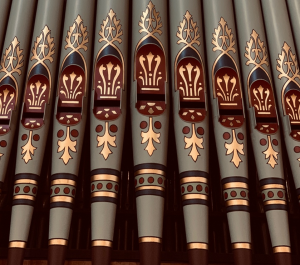 pipework detail of the Wordsworth & Maskell organ at St Luke's Mosman